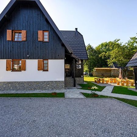 B&B Plitvica Hill ปลิตวิตซาเซโล ภายนอก รูปภาพ