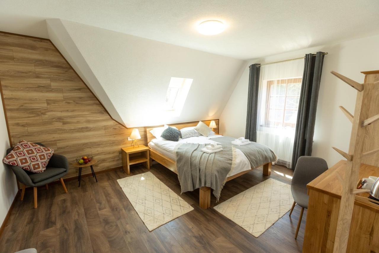 B&B Plitvica Hill ปลิตวิตซาเซโล ภายนอก รูปภาพ