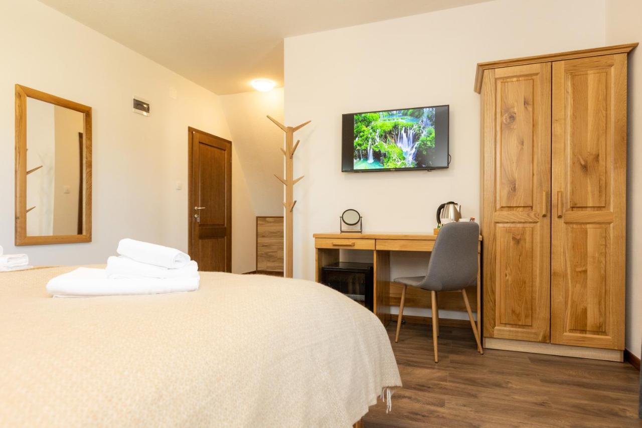 B&B Plitvica Hill ปลิตวิตซาเซโล ภายนอก รูปภาพ