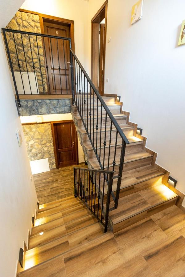 B&B Plitvica Hill ปลิตวิตซาเซโล ภายนอก รูปภาพ
