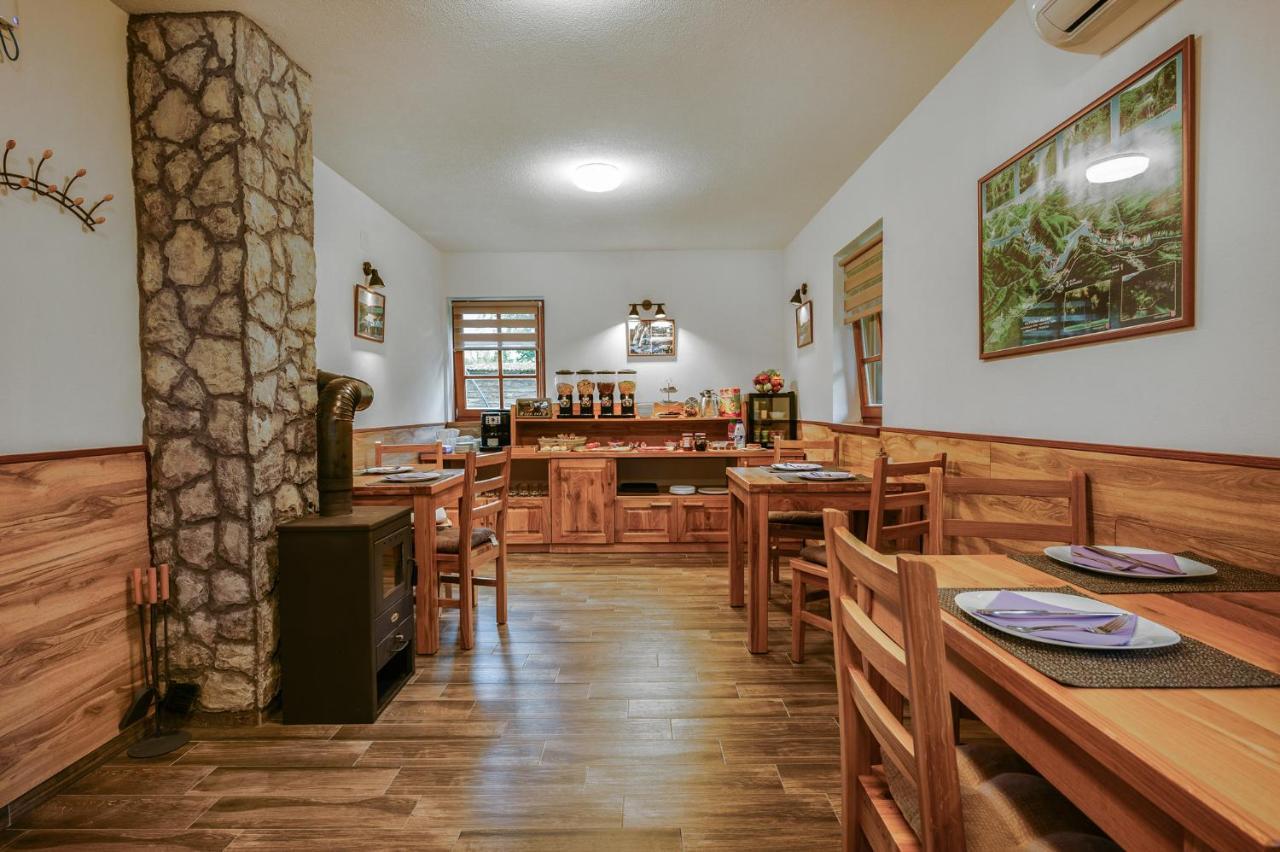 B&B Plitvica Hill ปลิตวิตซาเซโล ภายนอก รูปภาพ